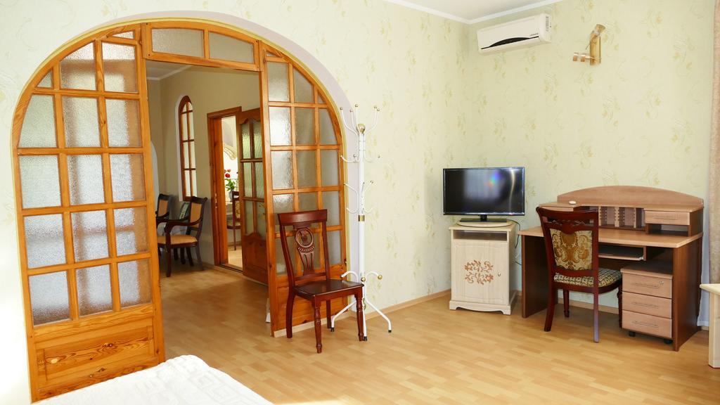 Nautilus Hotel 2*