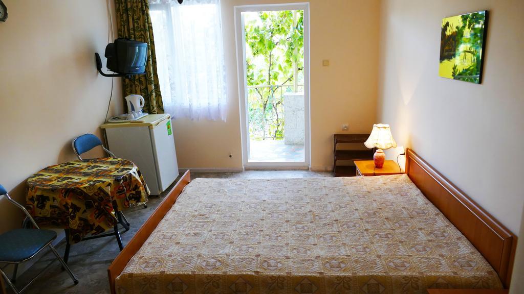 Hotel Nautilus Burlach'ya Balka